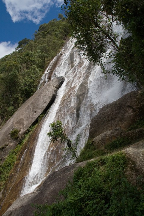Cachoeira_Alcantilado_Vale_Flores4454.jpg (117 KB)